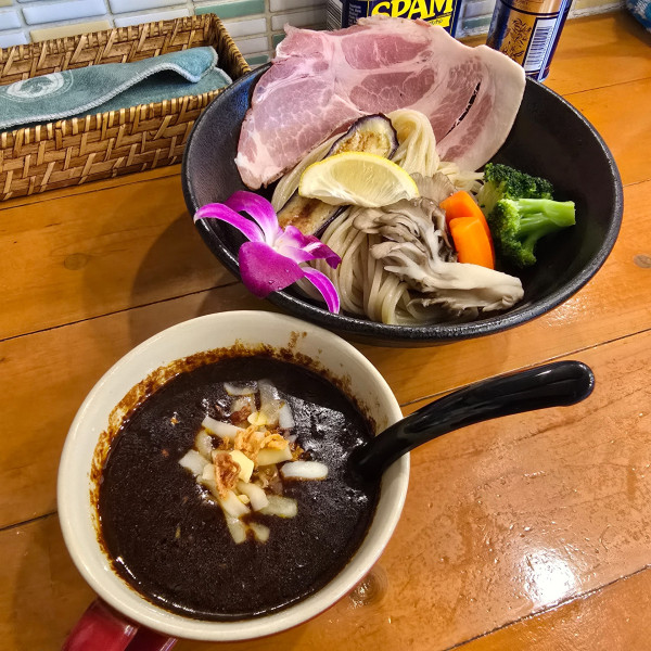 「秋冬野菜100時間カレーつけ麺」@麺屋 Hulu-luの写真