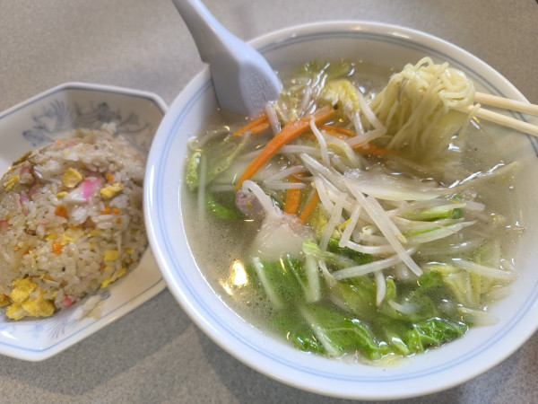 「セット 半チャーハン＋タンメン(1,200)」@八千代飯店の写真