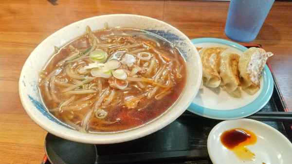 「もやしそば餃子セット」@中華ダイニング いい田の写真