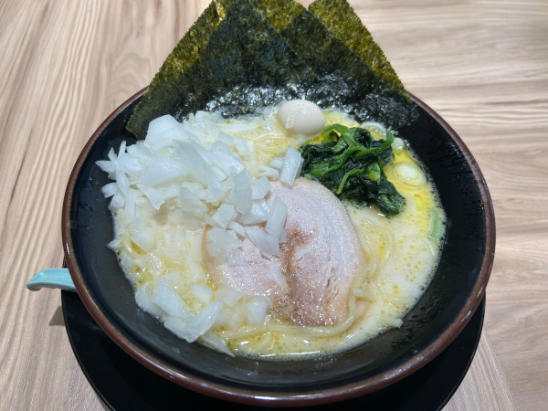 「塩ラーメン(930¥)」@横濱家系ラーメン たくみ家 ひたち野店の写真