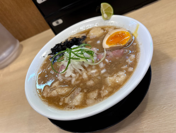 「【限定】背脂秋刀魚らぁめん(手揉み麺変更)」@麺屋 いちょうの写真
