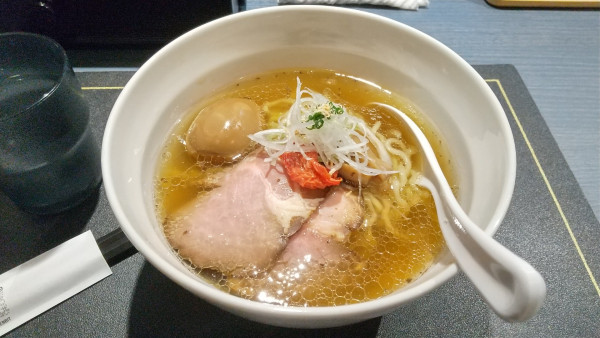 「味玉コンソメらーめん塩+漬け卵のチャーシュー丼」@Craft Ramen BiTの写真