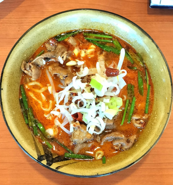 「四川風麻辣ホルモン麺 980円」@福苑の写真