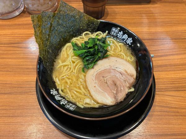 「家系ラーメン醤油　980円」@壱角家 ふじみ野店の写真