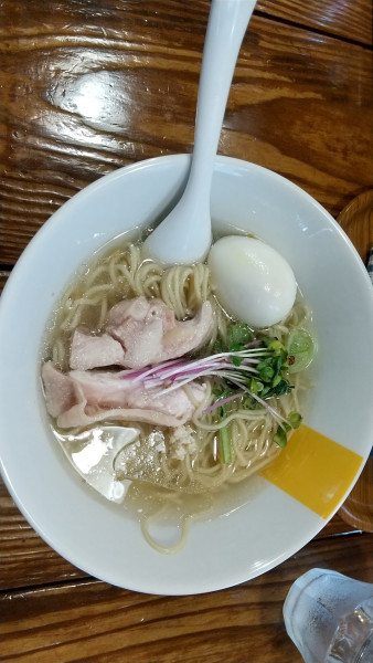 「味玉塩生姜らー麺+よだれどりご飯」@塩生姜ら一麺専門店 MANNISH 蔵前店の写真