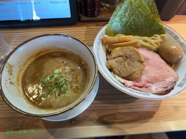 「特製濃厚魚介つけ麺醤油(1200円)中盛熱盛」@淳之助製麺 坂戸総本店の写真