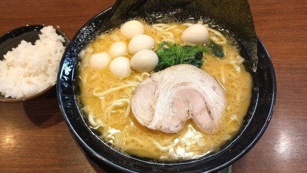 「とんこつ醤油ラーメン(のり増・大盛)」@石神井商店の写真