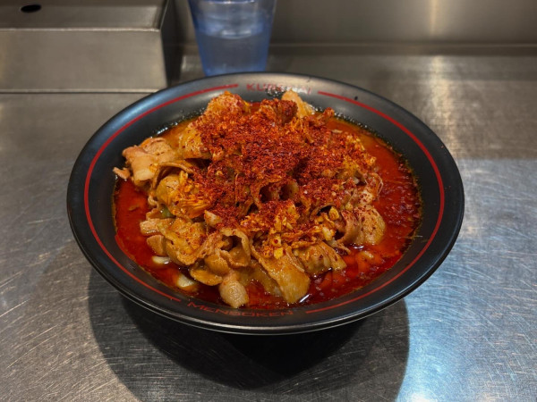 「鬼紅らーめん バラ肉ダブル」@麺創研 紅 府中の写真