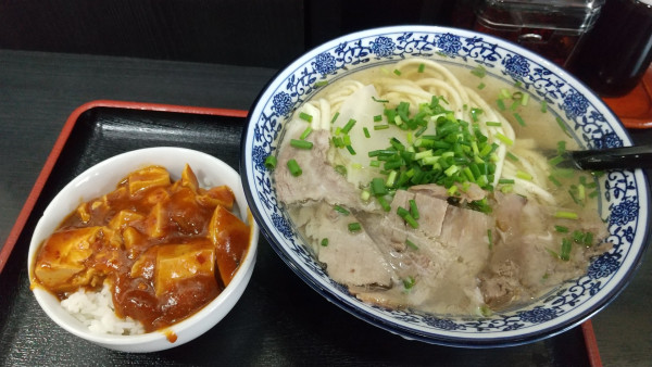 「蘭州牛肉麺+麻婆丼」@中国蘭州牛肉ラーメン 国壱麺 関内店の写真