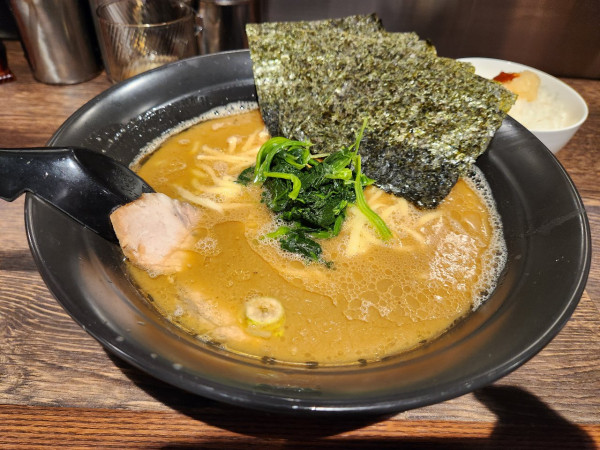 「ラーメン 海苔 ライス(1杯無料)」@らーめん 吟太の写真