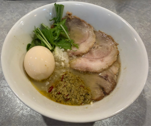 「連休限定・牡蠣白湯800円+全のせ250円」@濃厚白湯らーめん3の写真