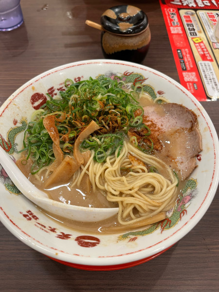 「赤粉コッテリラーメン　ネギ」@天下一品 太田店の写真