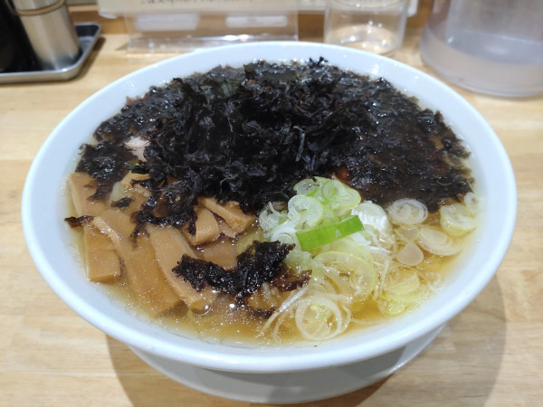 「岩のり中華そば中盛＋焼き餃子」@佐野らーめん 一蓮の写真