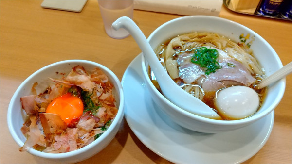 「特製醤油らぁ麺+マキシマムTKG」@らぁ麺 はやし田 浅草店の写真