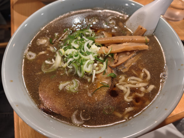 「（裏メニュー）なみおか 並 太波打ち麺」@まる鐵二代目の写真