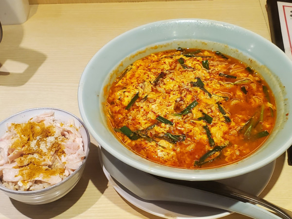 「ヌータンタンメン・中辛＋カレー鶏飯セット」@コーチン専科 ここからの写真