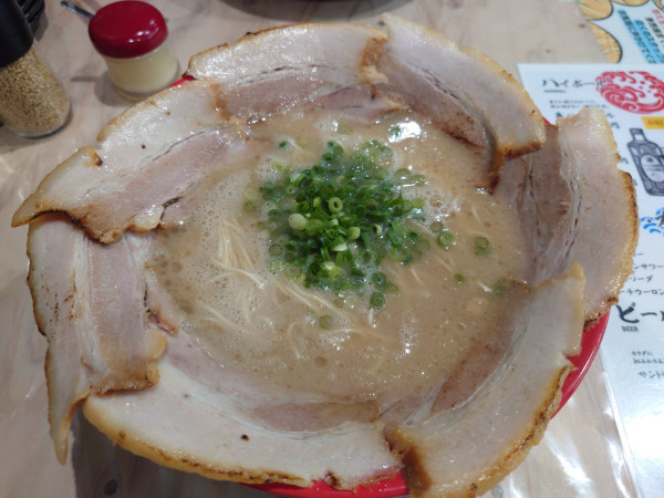 「とんこつラーメン」@長浜ラーメンとん平 中津店の写真