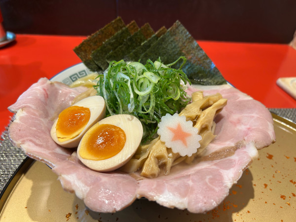 「特製中華そば・焼豚」@中華そば 凜星の写真