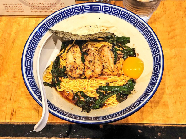 「【本日の裏そば】牡蠣とニラ卵黄の和えそば」@塩そば 桑ばらの写真