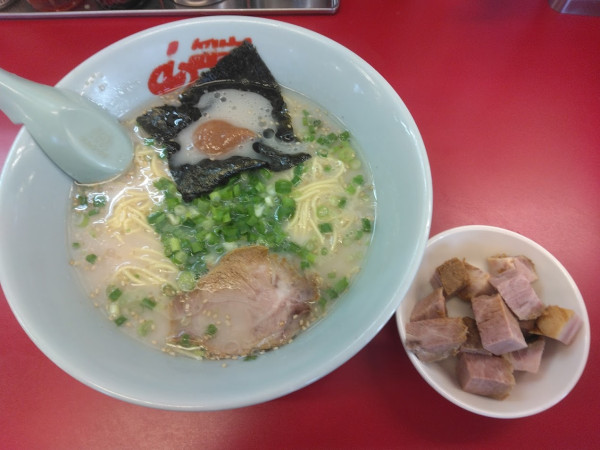 「朝ラーメン550円クーポンでコロチャー6個×2無料」@ラーメン 山岡家 新潟白根大通店の写真