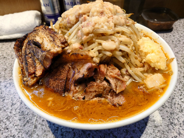 「【限定】ラーメン辛味噌郎 炒め野菜✖️2 豚マシ ニンニクア」@ラーメン宮郎の写真