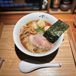 ワンタンらぁ麺（醤油）