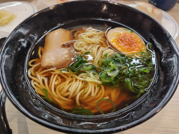 「特製しょう油ラーメン」@はま寿司 松本出川店の写真