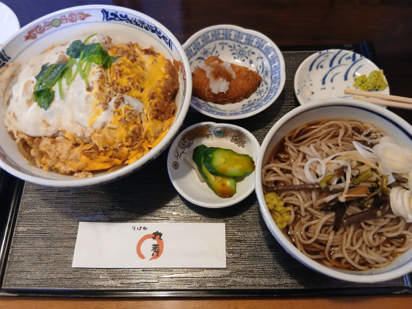 「ぶっかけ冷やしそばとかつ丼セット 1180円」@そば処 丸秀の写真