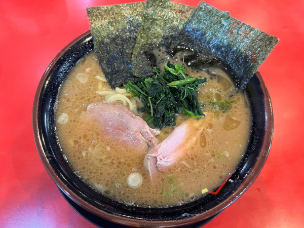 「ラーメン中盛　全てノーマル」@家系ラーメン王道 王道之印の写真