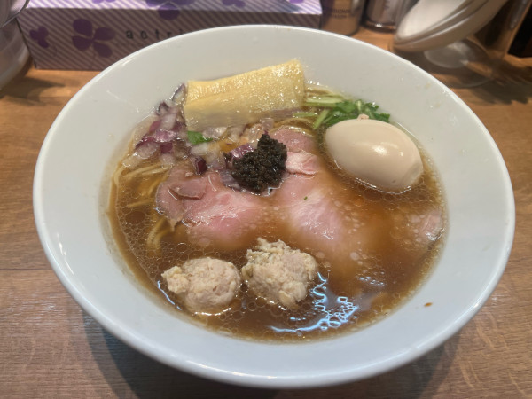 「2種の茸の貝そば　特製」@貝そばもぉむの写真