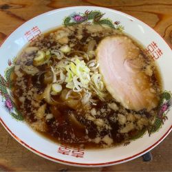 手揉み醤油ラーメン880円