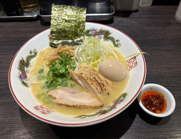 「【限定】トメイチ流 濃厚鶏そば+田中農場の味玉」@中華そば 十目一八食堂の写真