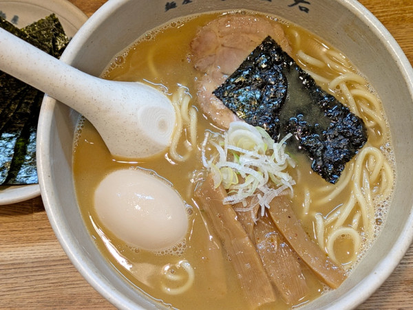 「味玉らーめん＋のり」@麺屋吉左右の写真