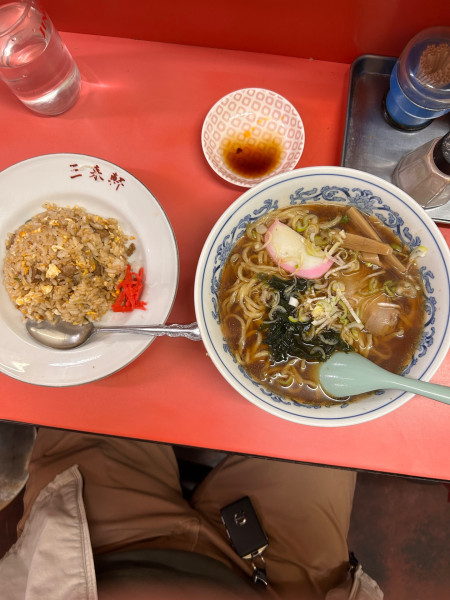 「Aセット(ラーメン+半チャーハン)」@三来軒の写真