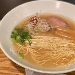 かつらの拉麺　880円