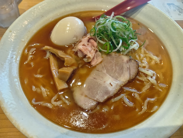 「焼きあご塩らー麵大盛　クーポン味玉」@焼きあご塩らー麺  たかはし 歌舞伎町店の写真