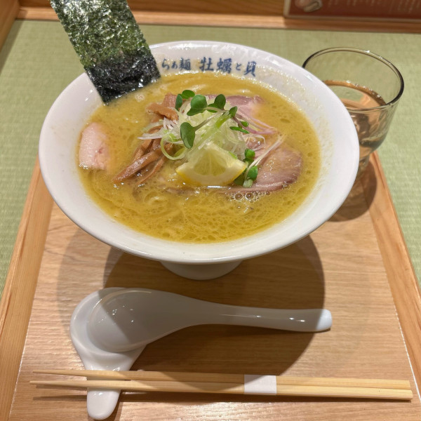 「濃厚牡蠣らぁ麺 1,130円」@らぁ麺 牡蠣と貝の写真
