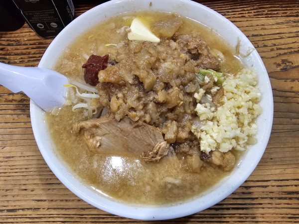 「【限定】味噌ラーメン豚1枚＋バター　1300円」@限界を超えろ 弘前店の写真
