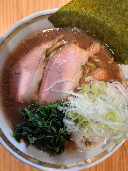 「ラーメン980円＋丸ネギ100円」@秋葉原ラーメン わいずの写真