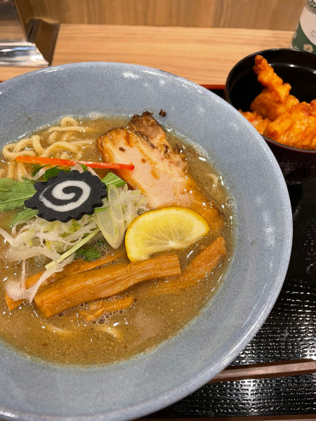 「弘前中華そば」@弘前煮干し中華そばスタンド ニボる?の写真