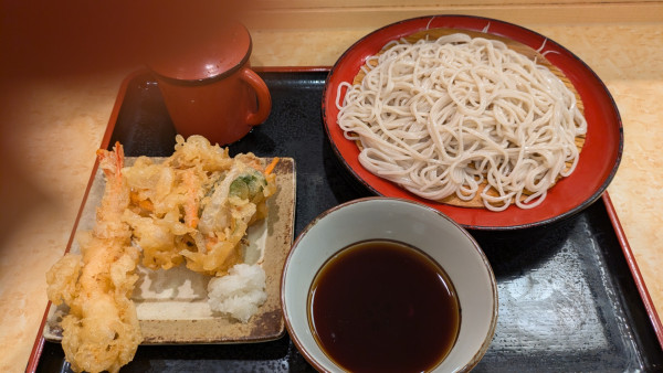 「かき揚げせいろ、海老天」@小諸そば 三田店の写真