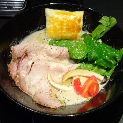 トリュフ香るきのこポタージュsoba（1,200円）