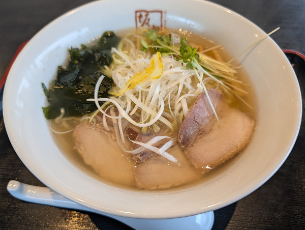 「貝節塩ラーメン（980円）」@喜多方ラーメン坂内 上尾店の写真