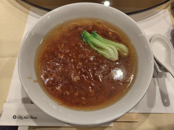 「フカヒレスープそば3388円（サービス料込み）」@大観苑の写真