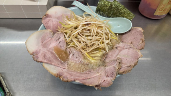 「ネギチャーシュー麺普通盛り1090円」@ラーメンショップ 坂東店の写真