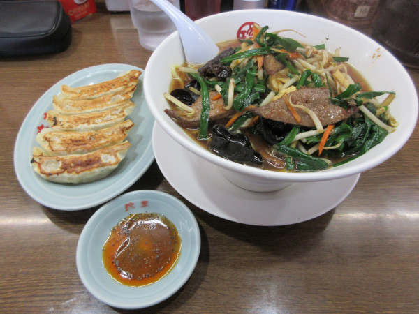 「限定　ニラレバらーめん（１２１０円）＋餃子３００円」@珍來 石岡東光台の写真