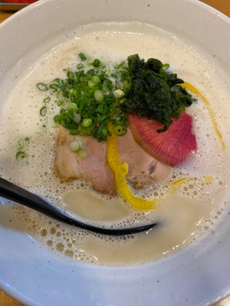 「鶏白湯 塩 940円」@麺場 鶏源 TORIGEN 黄金町店の写真