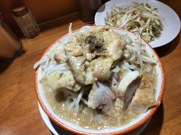「ラーメン＋ネギ別皿」@らーめん バリ男 豊洲店の写真