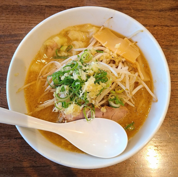 「雲呑味噌らーめん」@麺屋 翔 みそ処の写真