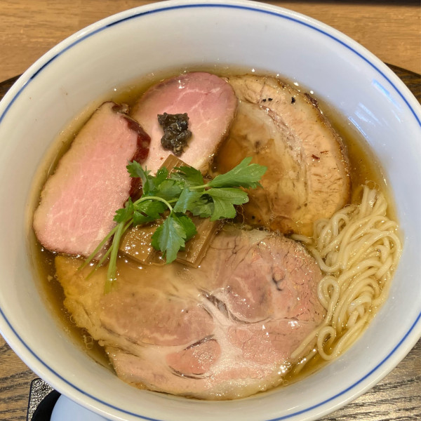 「特上白醤油らぁ麺2050円」@らぁ麺や 嶋の写真